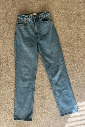 Abercrombie And Fitch 90s Straight Jean thumbnail 1
