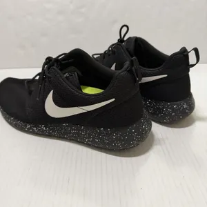 Nike‎ Roshe One Shoes Womens 9.5 Black White Mesh Speckle Sneakers 855916-007 thumbnail 5
