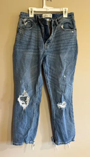 Abercrombie & Fitch Curve Love Mom Jeans 27 4S‎ Distressed High Rise Medium Wash thumbnail 1