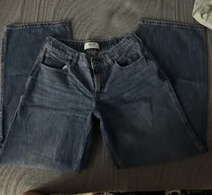 Hollister low rise baggy jeans thumbnail 1