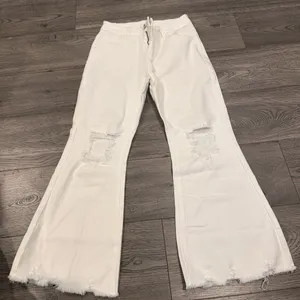 Amazon White Jeans Flare thumbnail 1