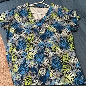 Vibrant Patterned V-Neck Scrub Top Sz L by Nautica excellent condition thumbnail 1