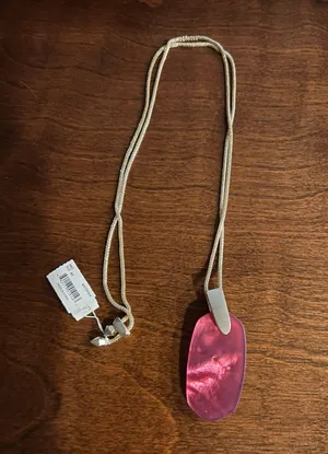 Kendra Scott Neckalce thumbnail 1