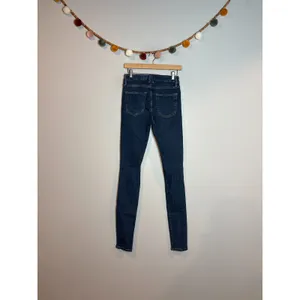 Good American stretch skinny jeans thumbnail 2