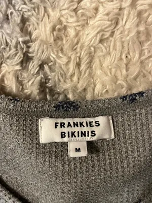 Frankies Bikinis grey/blue snowflake print Angel Waffle long sleeve top Size M thumbnail 2