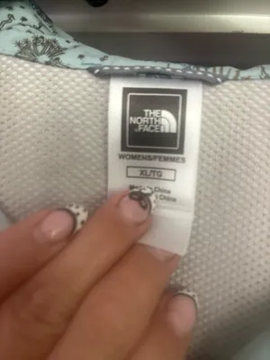 The North Face Women’s light jacket thumbnail 3