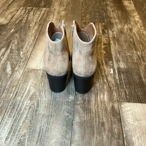 Sonoma Tan Ankle Boots Size 6.5 thumbnail 10
