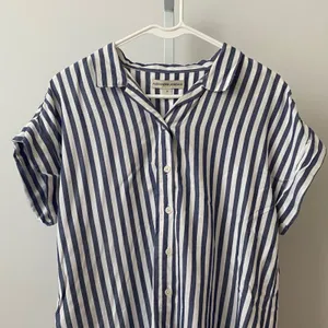 Alexander Jordan Relaxed Coastal Clean Office Siren Striped Button Top S Blue thumbnail 2
