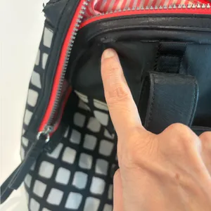 Lululemon Black & White Grid Duffel Gym Bag (Peeling) thumbnail 6