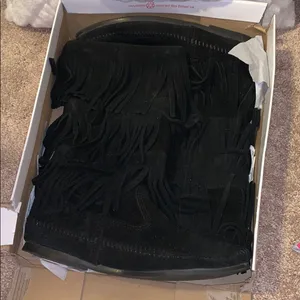 Minnetonka black 3 layer fringe boots thumbnail 4