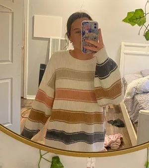 Hollister Sweater thumbnail 1