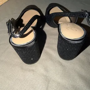 Jewel Badgley‎ Mischka Womens Black Crystal Embellished Slingback Block Heels 6 thumbnail 5