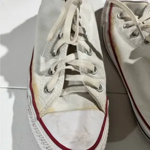 Women’s converse size 8 high tops white thumbnail 2