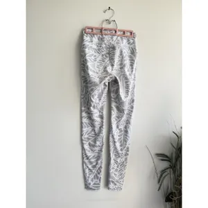 Alo Yoga Women's‎ Palm Springs airbrushed white leggings leaves stripe Sz Small thumbnail 2
