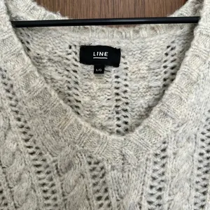 Line Pullover cable knit v-neck sweater with beautiful detailing‎ Size L thumbnail 6