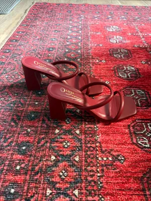 Miss Lola Burgundy Heels thumbnail 4