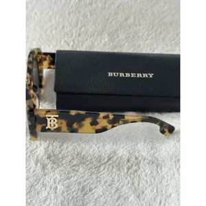 BURBERRY Tortoise Sunglasses Made In Italy~B4298-F~Cat Eye Shades Sunnies &Case thumbnail 3