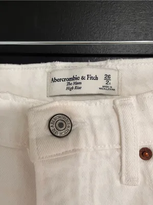 ABERCROMBIE & FITCH The Mom Hi-Rise Distressed White Denim Jeans Pants 26/2s EUC thumbnail 3