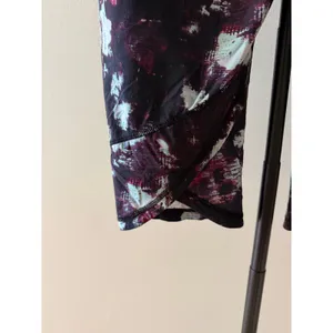 Lululemon Tranquil Crop Kara Blossom Pant Size 10 22" Inseam Retired Print thumbnail 3