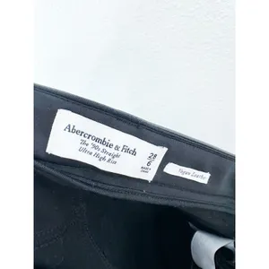 Abercrombie & Fitch High Rise 90s Straight Vegan Leather Pant Size 6/28 Black thumbnail 5