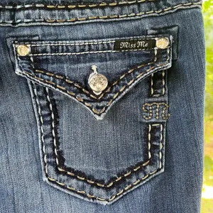 Miss Me Women's Signature-Rise Boot Cut Jeans Size 30 thumbnail 7
