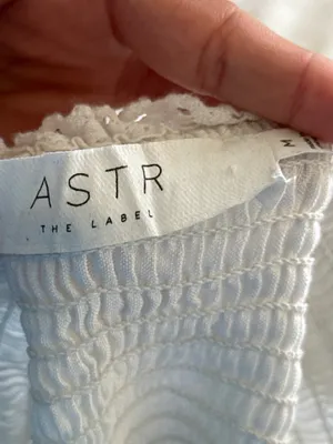 White top Size M thumbnail 3