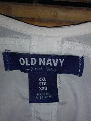 Old Navy XXL White Tall Top Plus thumbnail 3