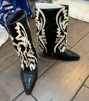 Akira Ankle Boots thumbnail 1
