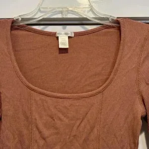 Bozzolo rustic brown colored crop top size small. thumbnail 4