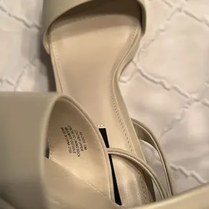 Aqua Bone/Cream Strappy Leather Sandals(Size 10M) thumbnail 9