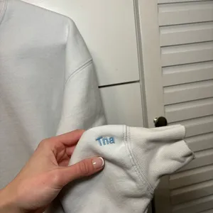Aritzia TNA Cinch Front Crewneck FLAWED thumbnail 3
