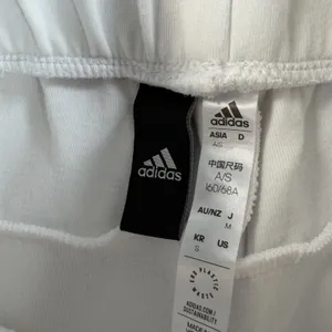 Adidas Women's Small Z.N.E. AEROREADY White Knit Shorts Elastic Waist Pockets thumbnail 5