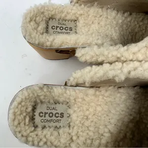 Crocs Sarah Luxe Suede Sherpa Lined Clogs Womens 6 Brown 203413 NWOB thumbnail 7