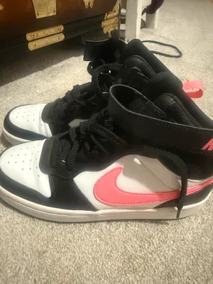 Nike youth size 6 thumbnail 2