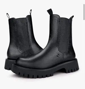 Black Chelsea Boots Size 6.5 thumbnail 1