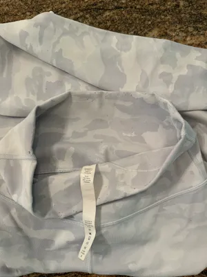 Lululemon Size 4 White Camo Leggings thumbnail 3