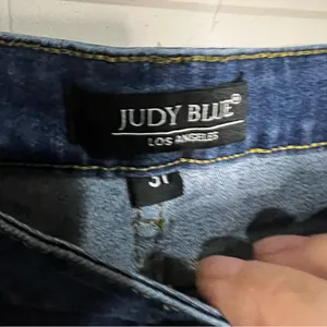 Judy Blue Relaxed Fit‎ high rise distressed Crop Denim Jeans thumbnail 6