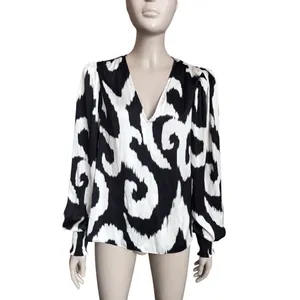 Express Black and White Patterned Blouse thumbnail 3