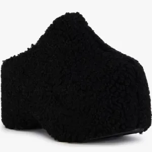 Azalea Wang Black Sherpa Platform Clogs NWOT Faux Fur Chunky Mule thumbnail 8
