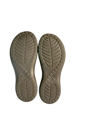 New Crocs Capri V Shimmer Gold Flip Flop Sandals - Women's Size 8 thumbnail 3