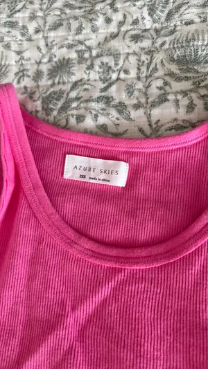 Aritzia cropped tank thumbnail 3