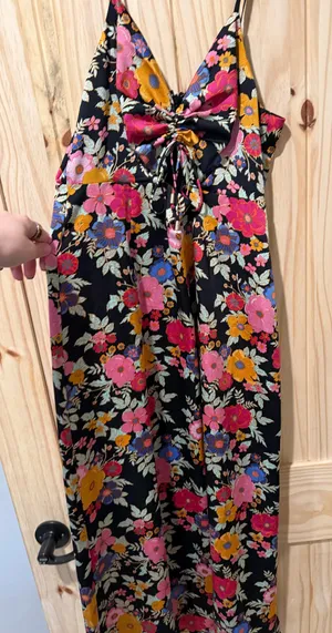 dress Multiple Size M thumbnail 1
