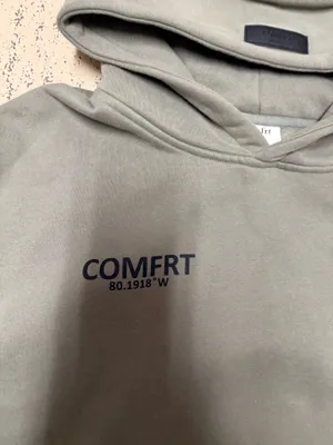 Comfrt Old Navy Top thumbnail 3