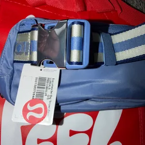 Lululemon Everywhere Belt Bag 1L thumbnail 4