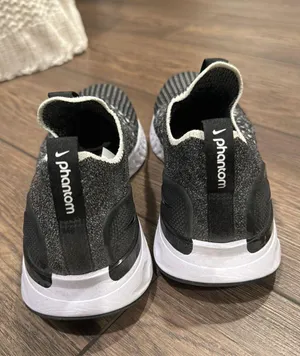 Sneakers thumbnail 2