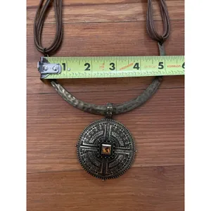 Vintage Tribal Statement Collar Necklace Aztec Disc Pendant Amber Stone Gold Ton thumbnail 4