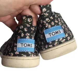 TOMS Alpargata Daisy Floral Print‎ Slip On Canvas Shoes Black Size 7 thumbnail 6