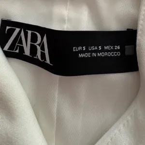 Zara Womens White Sleeveless Tuxedo Blazer Mini Dress Gold Buttons Size‎ Small thumbnail 3
