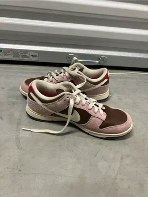 NIKE Women's Dunk Low Neapolitan Shoes Size 10 thumbnail 4