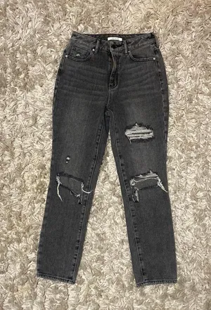 PacSun Highwaisted Mom Jeans thumbnail 1